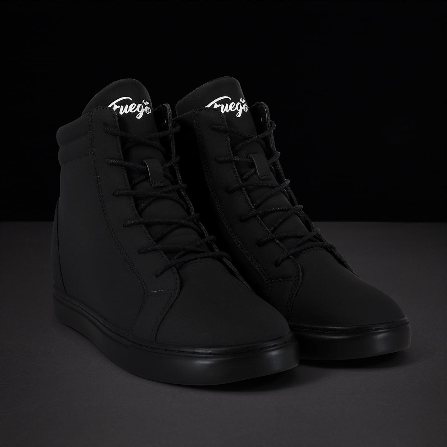 Fuego Sneakers All-black | Wedge