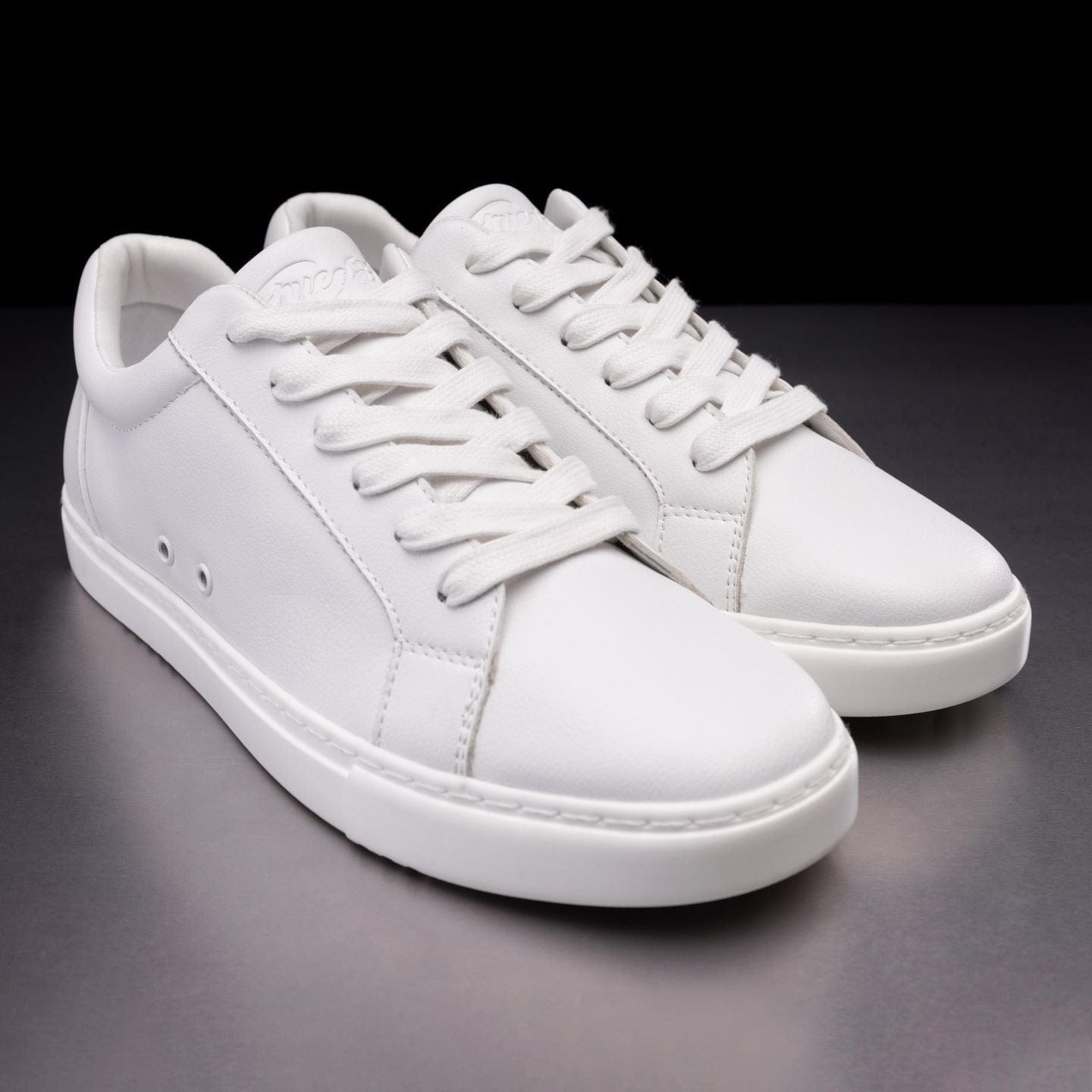 Update more than 217 all white leather sneakers