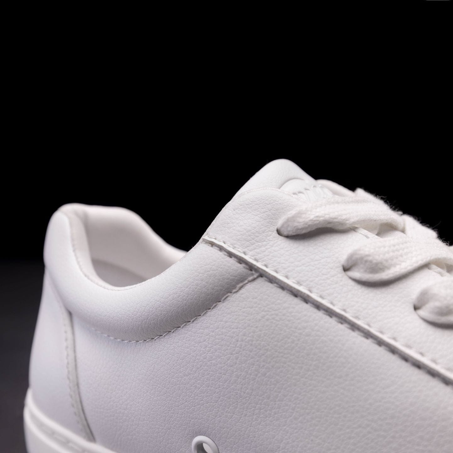 LOUIS VUITTON Mens Sneakers Dark Blue/White Leather 8.5 UK/9.5 US Ret  $1,500