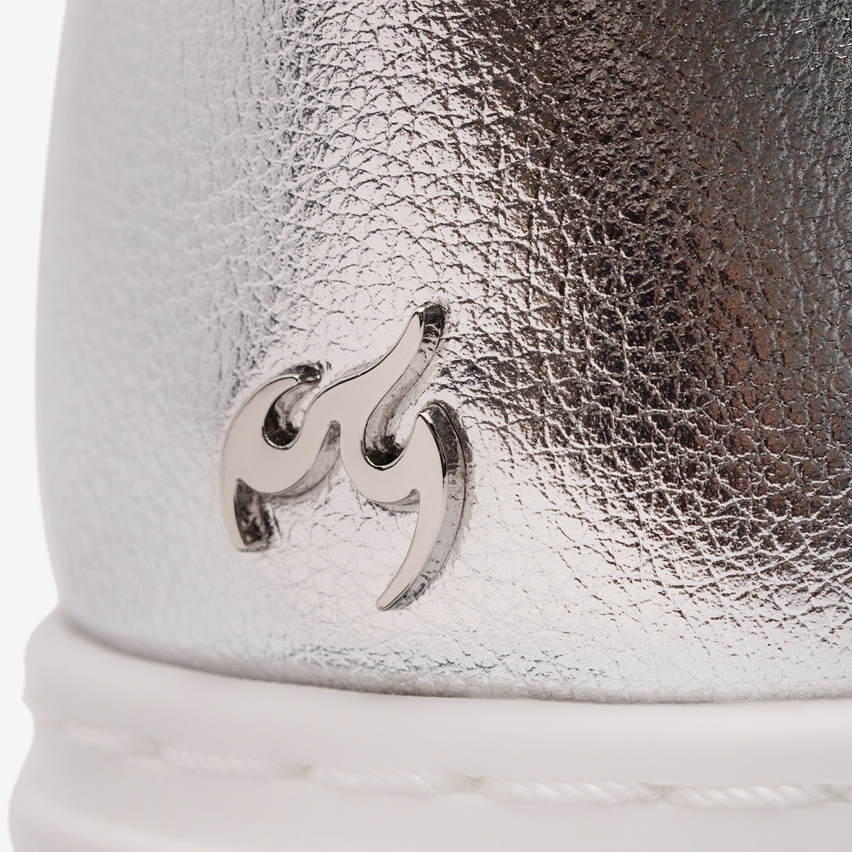 Fuego Sneakers Silver High-top